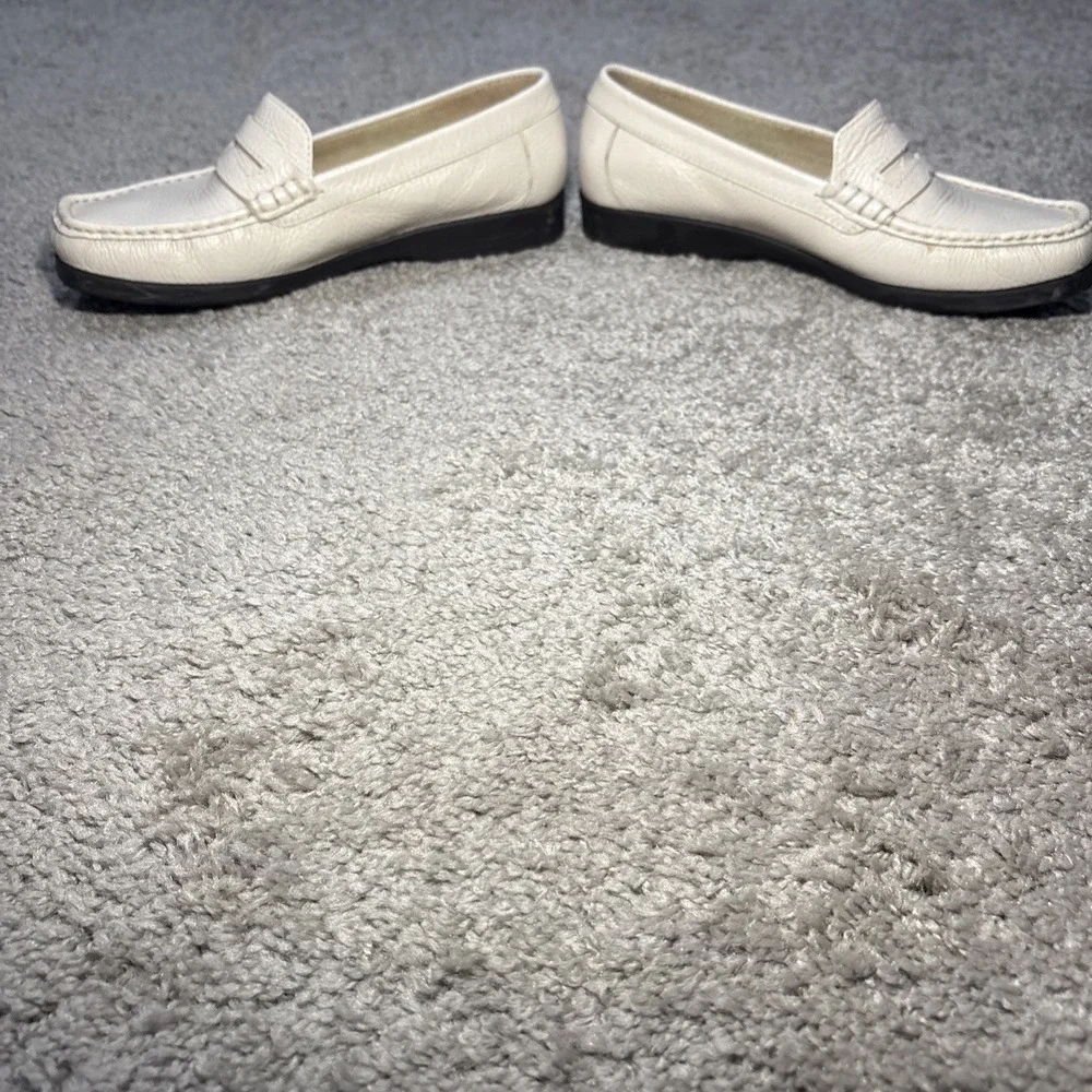 Men's Size 7 1/2 Rockport White with Brown Sole Leather Dress Shoes